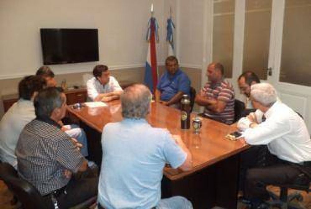 Buscar�n mejorar las condiciones laborales de los taxistas