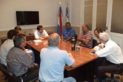 Buscar�n mejorar las condiciones laborales de los taxistas