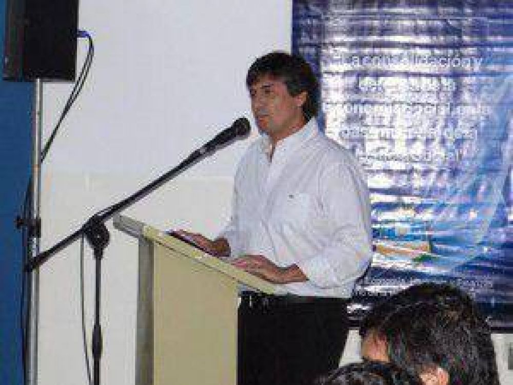 Fischer destac� trabajo de los emprendedores formose�os