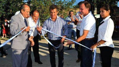 Santa Elena: Rossi y Urribarri se mostraron juntos inaugurando obras	 