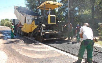 La Comuna extendi� 2 mil metros de asfalto en el barrio Pellegrini de Pilar