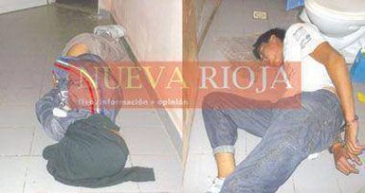 Una pareja de j�venes detenidos mientras robaban en una casa 