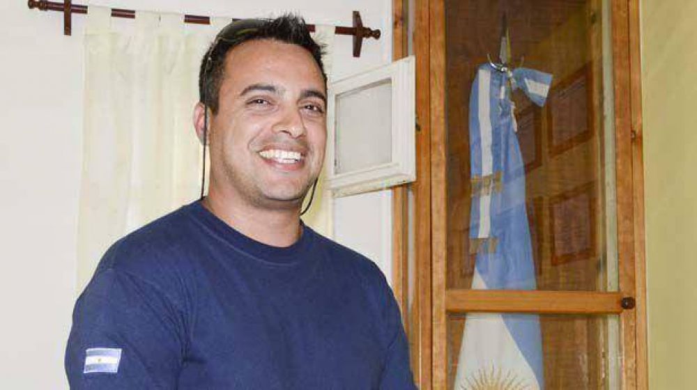 Un polic�a encontr� $14 mil y se los devolvi� a su due�o