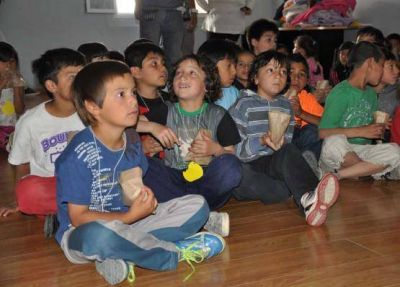 Colonias de Vacaciones Integradas 2013: Cine, juegos inflables y actividades recreativas