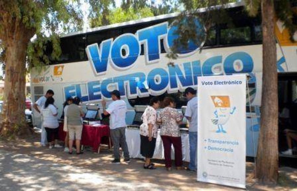 El VotoM�vil continuar� hoy en General G�emes