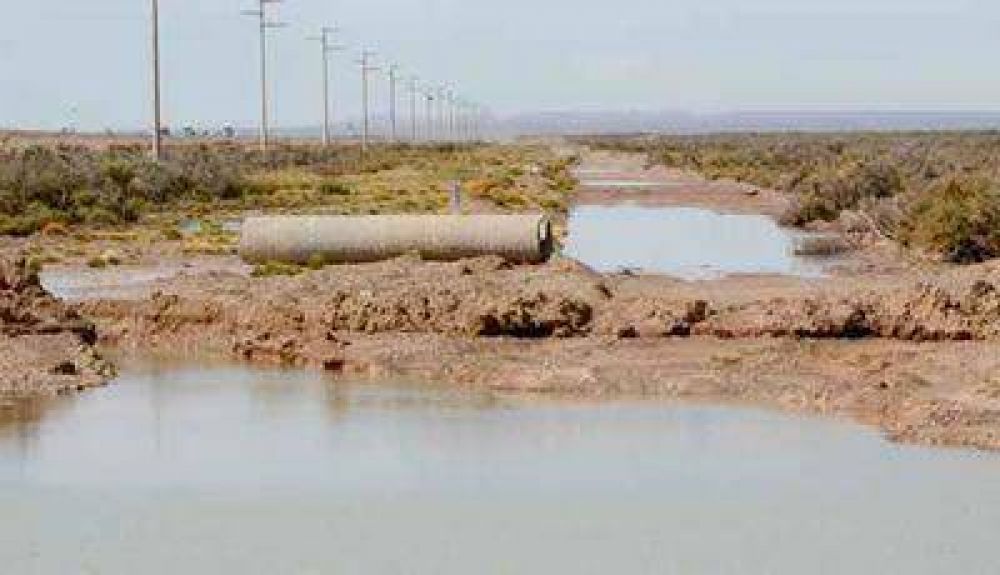 Se volvi� a romprer el acueducto entre Caleta y Comodoro