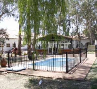 Hogar de Ancianos: pileta y quincho para los abuelos