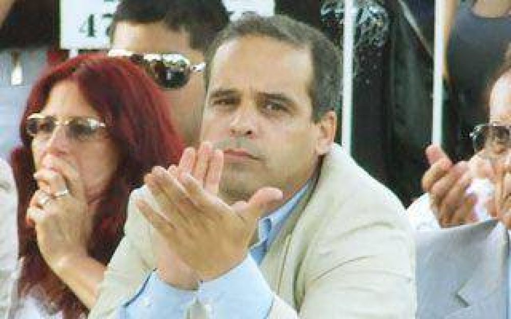 Sousa confirm� su pase a las filas de Massa