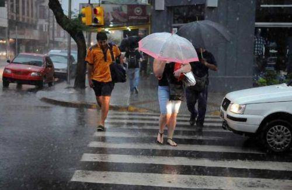 Pronostican probabilidad de chaparrones y tormentas en toda la provincia