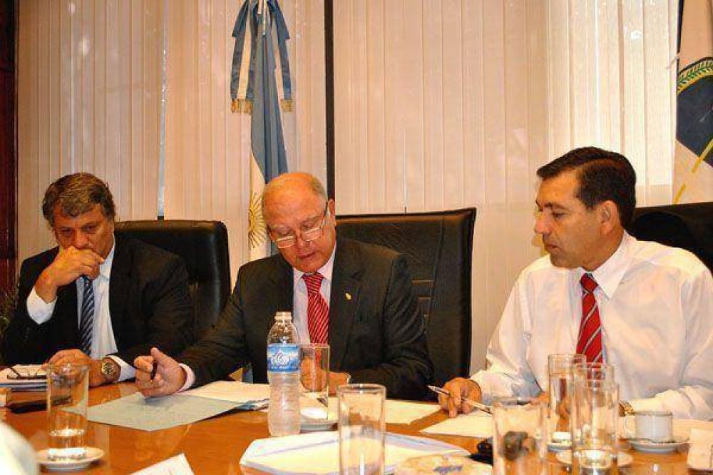 Prometen agilizar la remisi�n de recursos del Fondo Especial del Tabaco