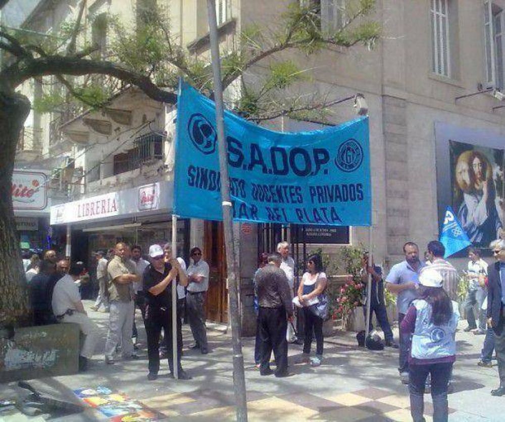 Denuncian despidos arbitrarios en colegios privados