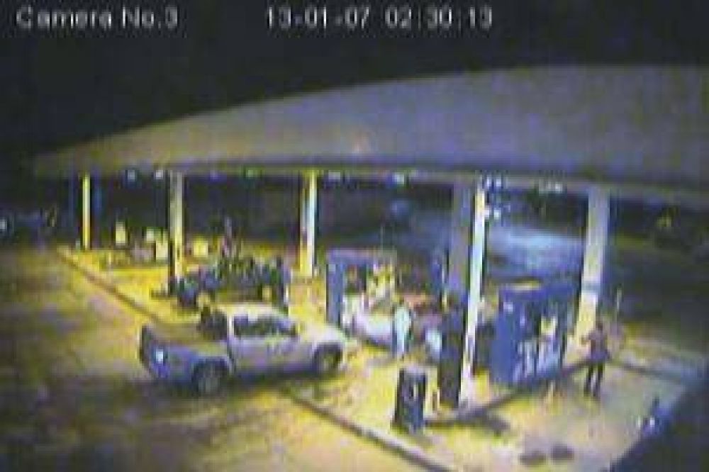 Aparece video de los ladrones y homicidas del tour de compras