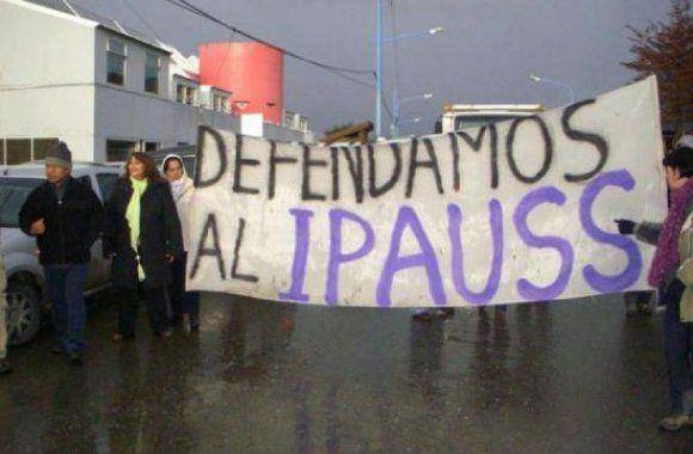 Directores del IPAUSS reclamaron en Casa de Gobierno