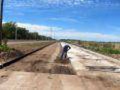 Contin�a la construcci�n de la colectora del acceso Kirchner