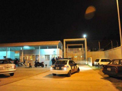 Cuatro presos de la alcaid�a de Jefatura se fueron tras limar los barrotes
