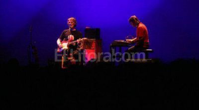 M�sicos homenajearon a Spinetta, a un a�o de su partida