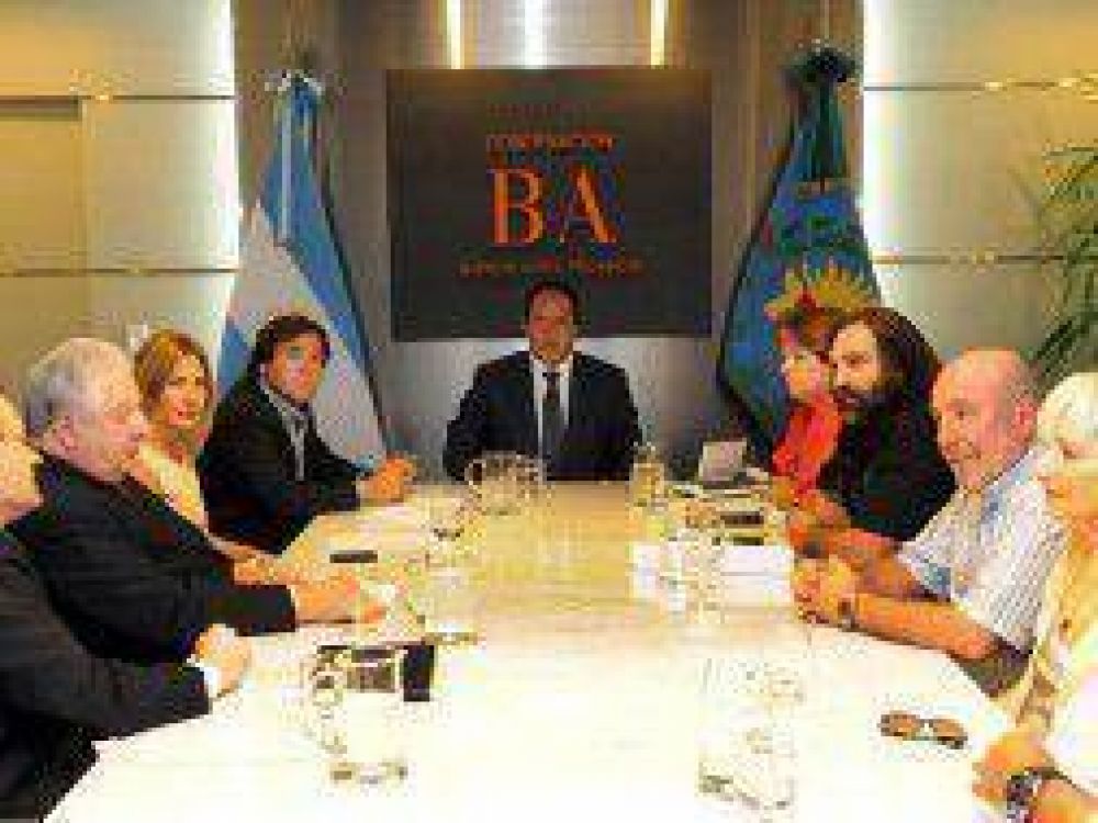 Paritarias 2013: Con escasa posibilidad de acuerdo, Scioli recibe a los docentes