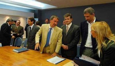 Kirchner impulsar� candidatos propios y desconoci� a Mondino