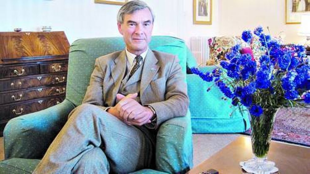 Para el gobernador kelper de Malvinas, la respuesta a Timerman la dar� el refer�ndum
