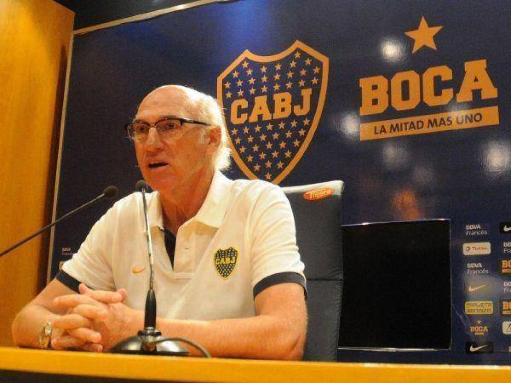 Bianchi: "Es una pena que Riquelme no haya venido a la pretemporada"
