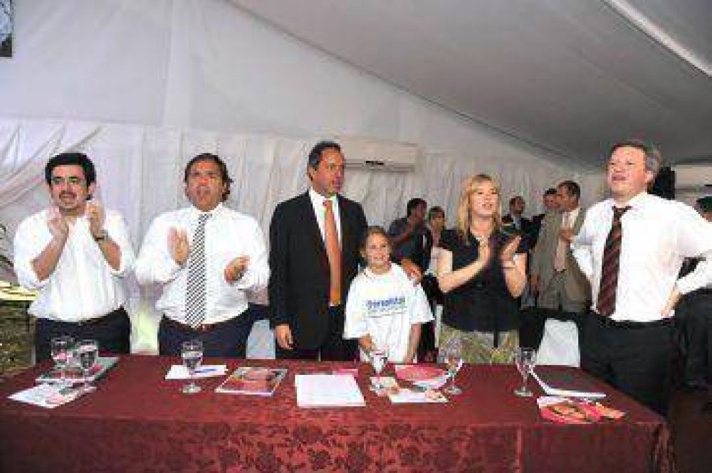 Mit�n sciolista celebra triunfos electorales