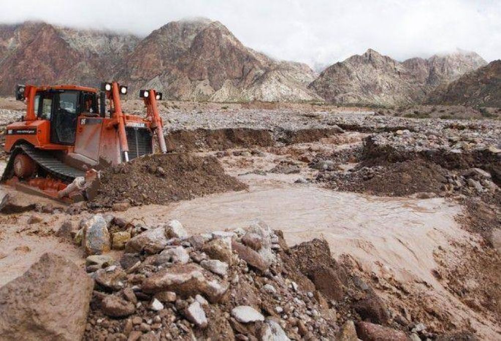Conflicto en puerta: Vialidad y Gendarmer�a responsabilizan a Chile por los evacuados en el alud