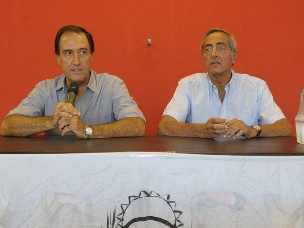 Con ataques a Cobos y a Cornejo, Iglesias y Fayad dijeron que no se van a desafiliar de la Uni�n C�vica Radical