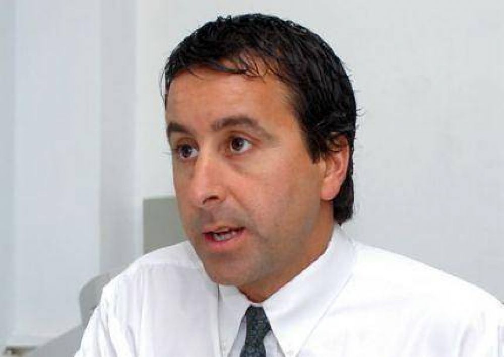 Cristian Azcona: �La antena de Movistar nunca fue autorizada por la Municipalidad�