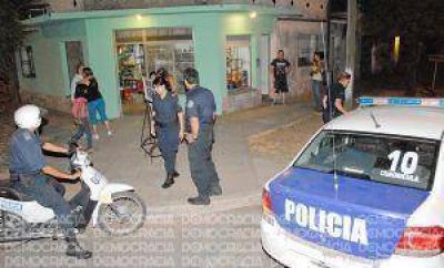 Pesadilla para comerciante: le entran a robar y la enca�onan delante de su hija