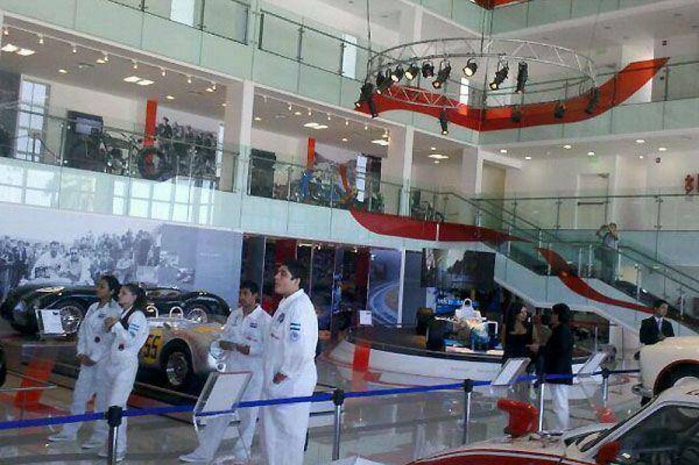 Qued� inaugurada la muestra 2013 del Museo del Autom�vil