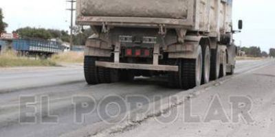 Intendente de Alvear se�al� a los camiones como causa del mal estado en la ruta 51