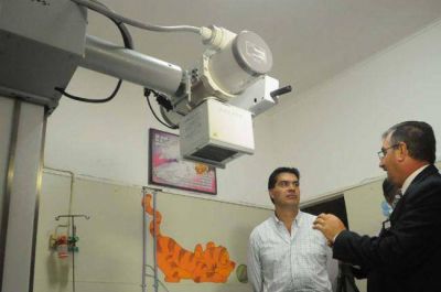 Capitanich entreg� un equipo de Rayos al Pedi�trico
