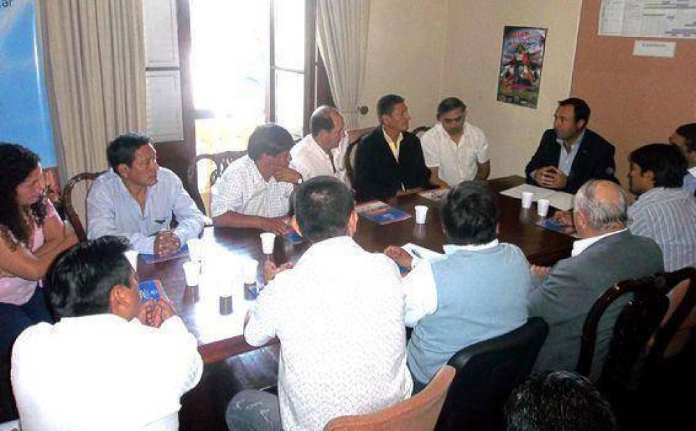 Comunas recibieron material promocional