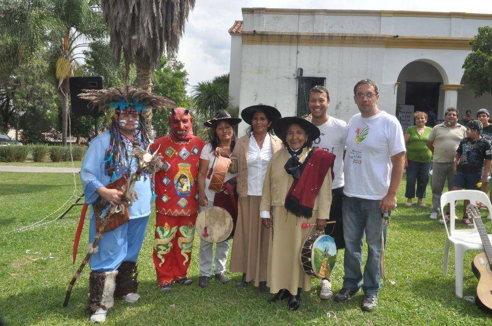 A puro color, alegr�a y tradici�n se festejan los carnavales en toda la provincia
