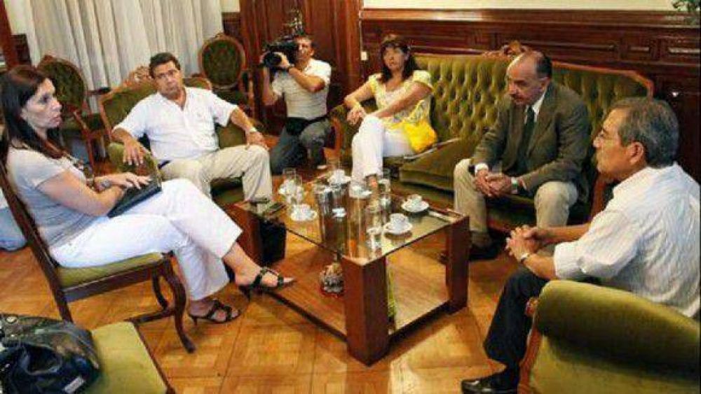 Docentes advierten que corre riesgo el inicio de las clases