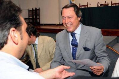 El acampe se prepara para el lunes y C�ffaro se reunir� con Ricardo Casal