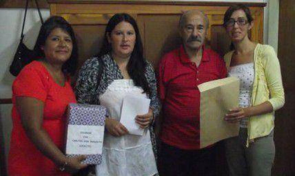 Empleados municipales reunieron m�s de 5 mil pesos en colecta