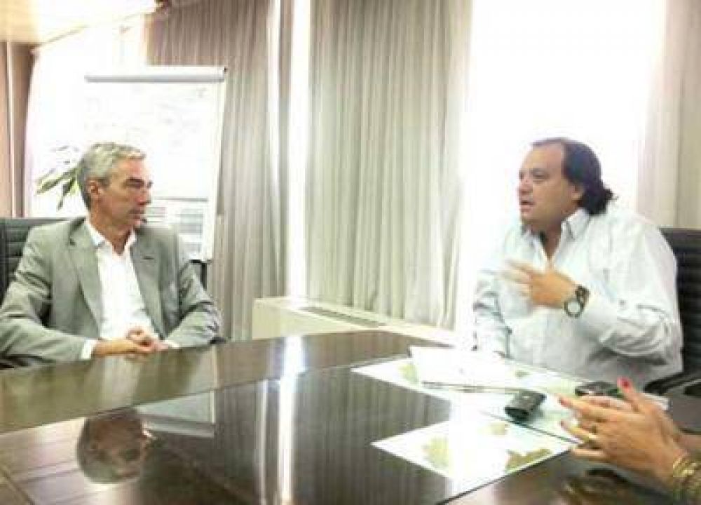 Pidieron para Jun�n la ampliaci�n del programa Envi�n, la implementaci�n de "Barrios Bonaerenses" y m�s becas