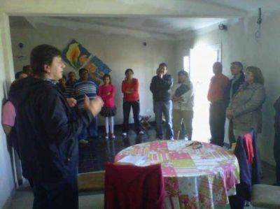 Reuni�n de Diputados con vecinos del Barrio Olivieri para tratar problem�ticas