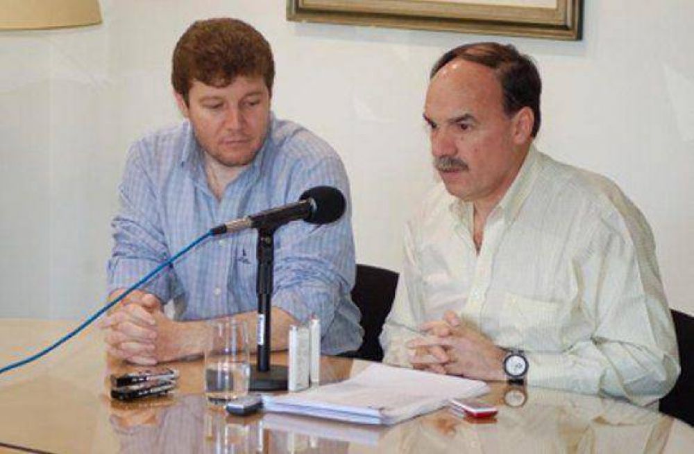 Fuego cruzado en el radicalismo