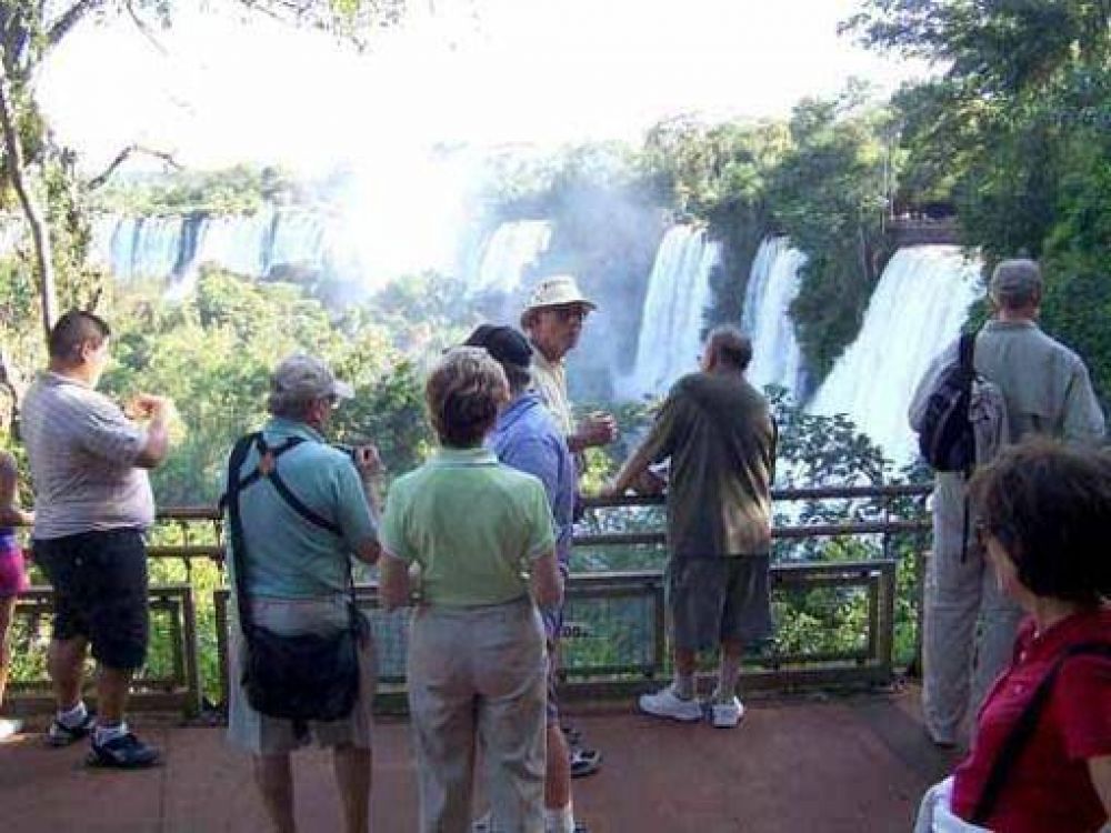 Cataratas: visitas a Puerto Iguaz� superaron por 10% a las de Foz