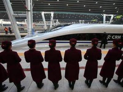 Los trenes de alta velocidad, nueva fuente de orgullo nacional de los chinos