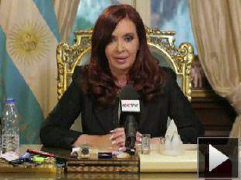 La Presidente habl� en chino para celebrar el a�o de la serpiente de agua