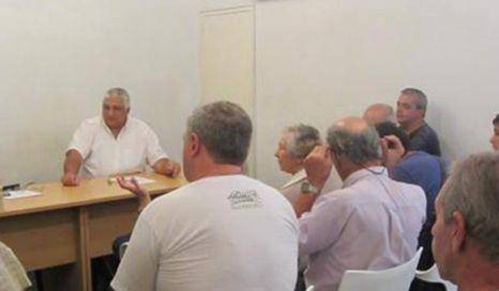 Carlos Guzzini se reuni� con vecinos