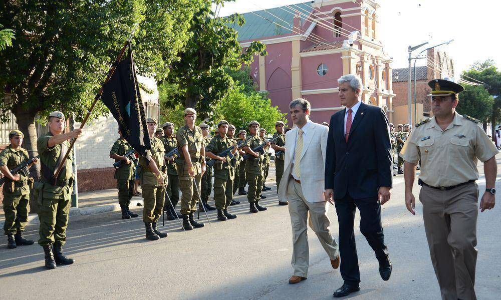 Zottos encabez� los actos por el 228� aniversario del natalicio del h�roe gaucho en General G�emes