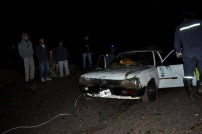 Muere abuela en auto que arrastr� el r�o Chico