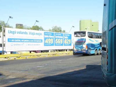 Bariloche, inmerso en pol�mica por publicidad de Aerol�neas en la terminal de Retiro