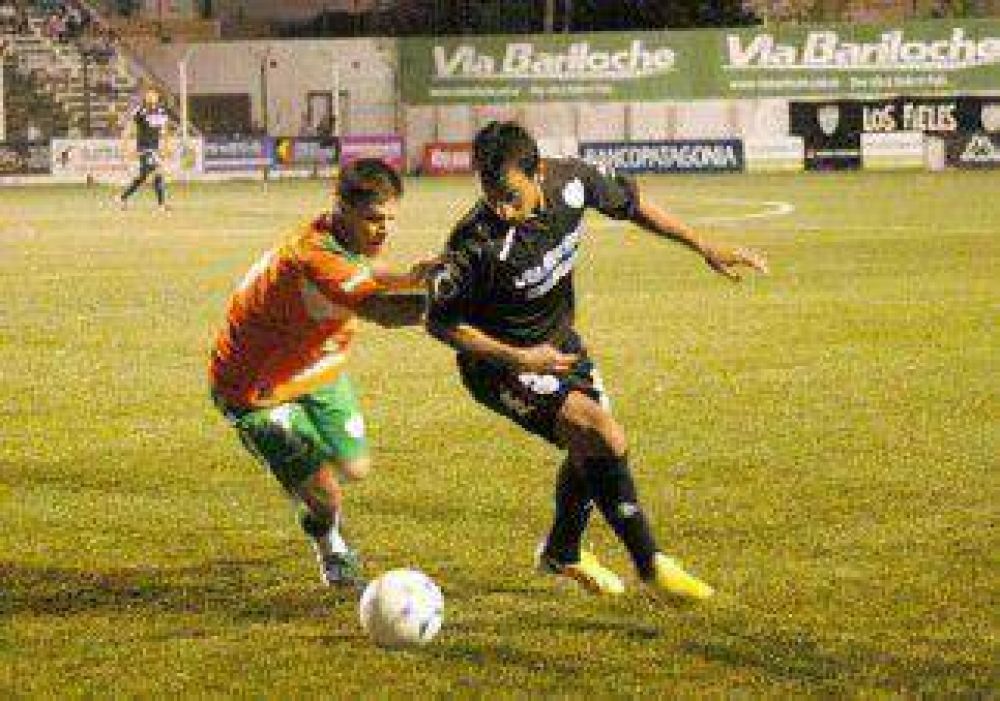 El Albinegro dej� pasar una chance 