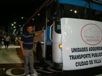 Presentaron nuevas unidades de colectivos para el transporte urbano en Villa �ngela