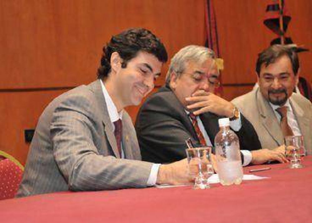 La Provincia adelant� a municipios fondos de las retenciones a la soja. 